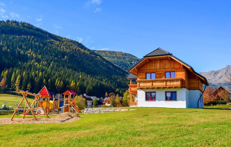 Ganze Ferienwohnung, Gemütliche 90 m² große Ferienwohnung mit direktem Zugang zur Skipiste, Parkplatz und WLAN in Weißpriach, Bundesland Salzburg