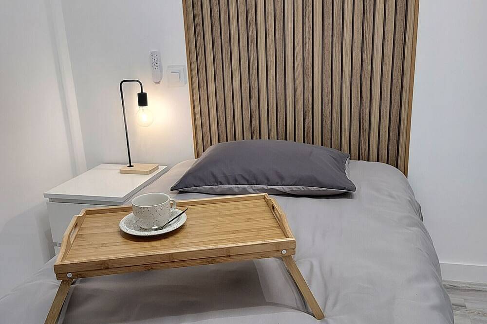 Shanghai: room with comfort and shared areas Gran Vía-Madrid in Centro (Madrid), Madrid