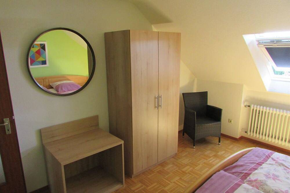 Ganze Wohnung, 2-Bettwohnung 40m² - Nr.1 Wochenpauschale - Haus Tannenhof in Bad Bergzabern, Südliche Weinstraße