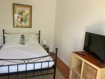 Gîte pour 3 personnes, avec piscine et jardin à Mireval