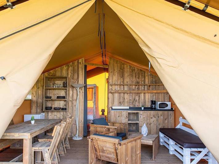 Tente pour 6 personnes, avec bassin pour enfant dans le Lot - 3