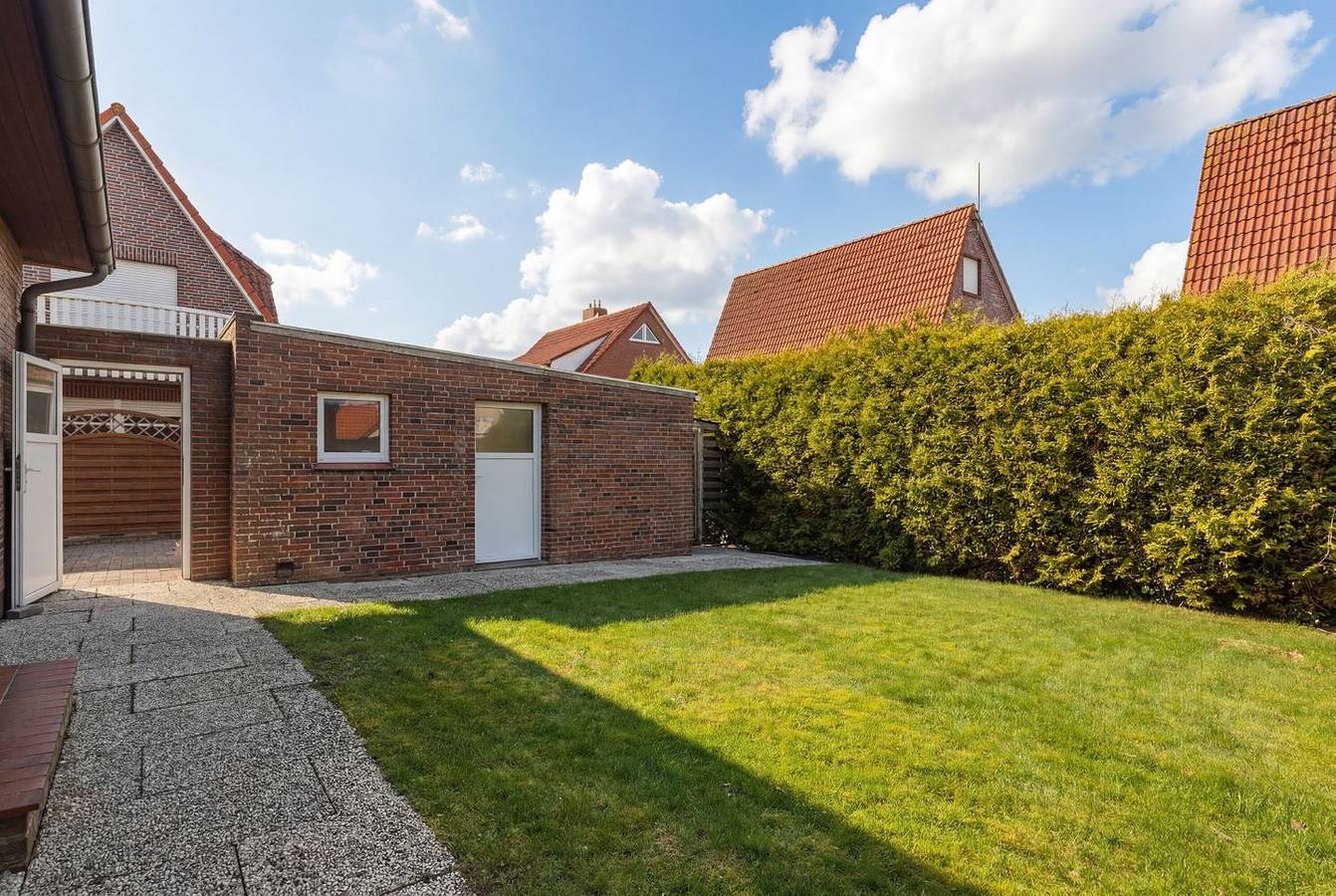 Ganze Wohnung, Kompakte Auszeit mit Terrasse und Garten in Norddeich in Strand Norddeich, Norddeich