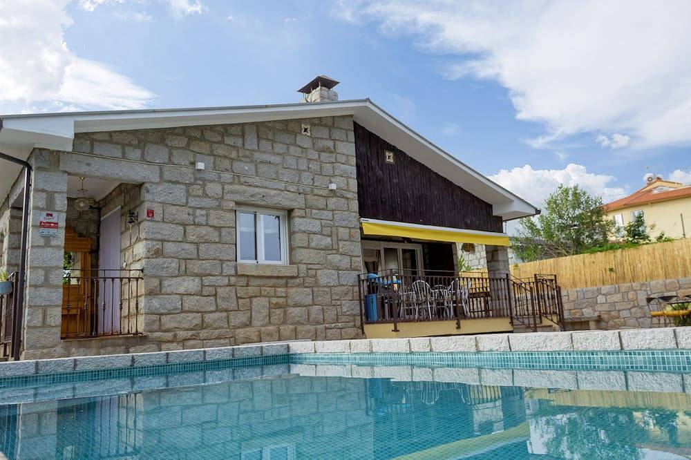Casa de piedra, acogedora en invierno, fresca en verano, todas las comodidades in Becerril de la Sierra, Provincia de Madrid