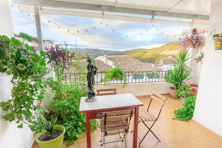 Casa de huéspuedes para 2 personas, con terraza y vistas en Castillo de Locubín