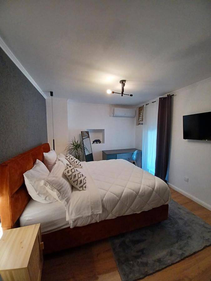 Three-Bedroom Villa in Les Omergues, Région de Forcalquier