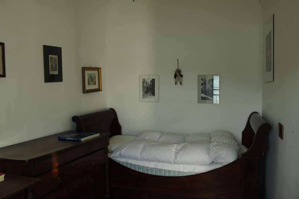 Geheel appartement, Appartement in villa met tuin in het historische centrum van Orta San Giulio in Orta San Giulio, Ortameer