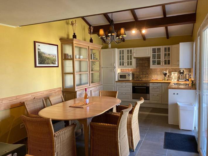 Location de vacances pour 6 personnes, avec piscine et terrasse, adapté aux familles à Montbrun-des-Corbières - 3