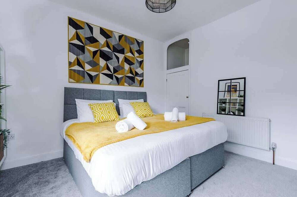 Stylish & Spacious home, Great Location, sleeps 6! in Chester, Cheshire West and Chester