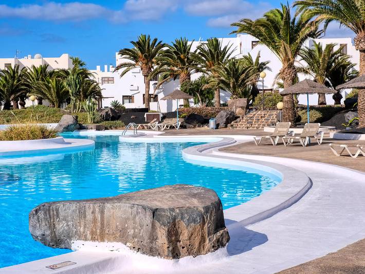 Chalet para 4 personas, con terraza y piscina en Costa Teguise