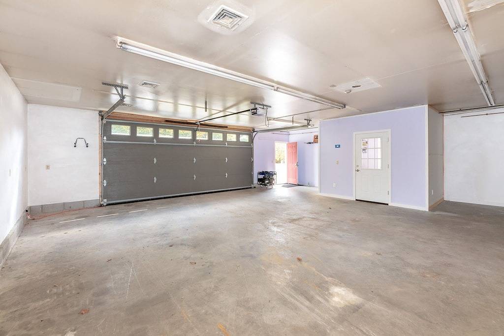 Home Walking Distance to Woodstock & Ice Castles in Woodstock (NH), Franconia Notch