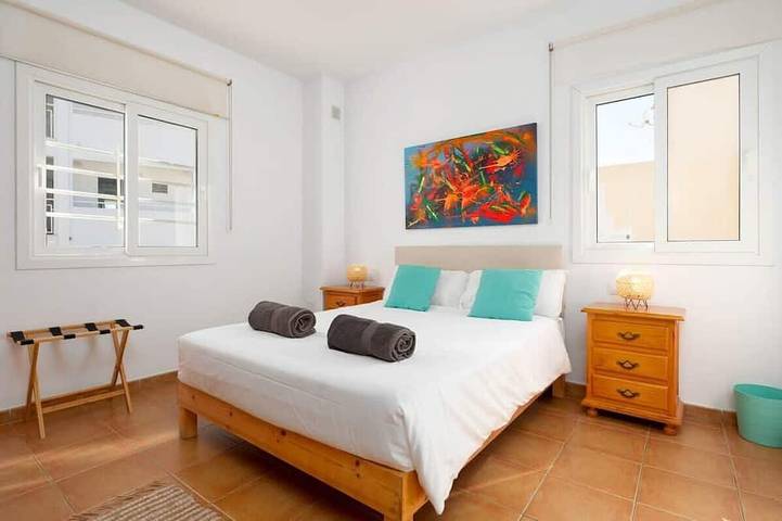 Villa Sofia Ibiza - Fünf Schlafzimmer Villa, Schläft 8 in Cala Gració, Sant Antoni de Portmany