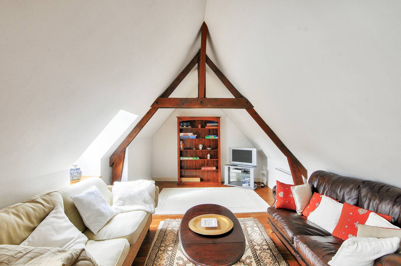 Maison en pierre au pied de La Vézère, pour 6 in Saint-Léon-sur-Vézère, Périgord Noir