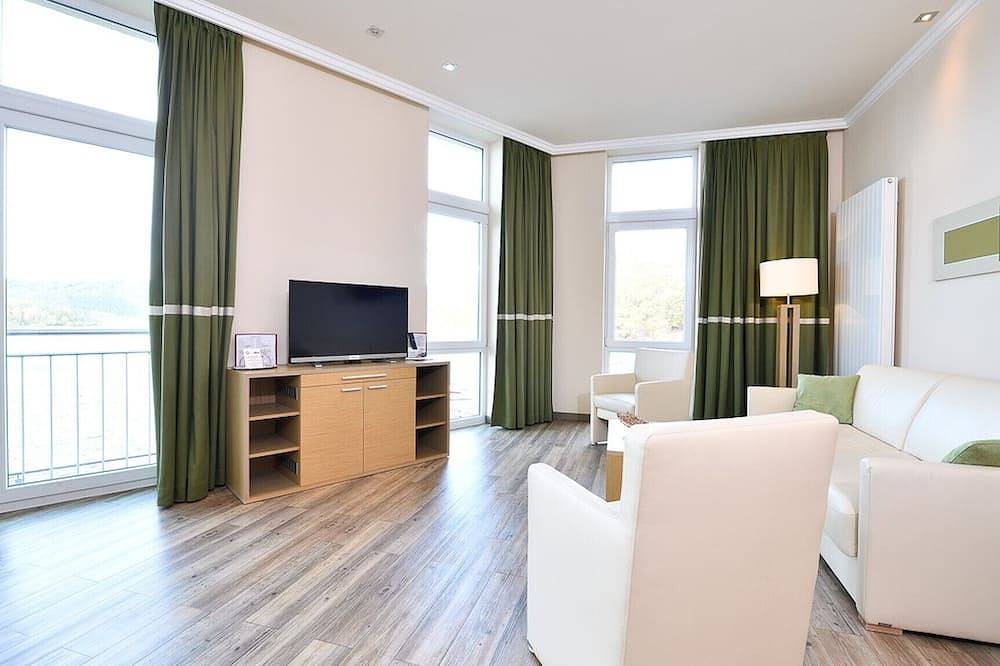 Ganze Wohnung, Geräumige 2-Personen-Suite mit Seeblick in Heimbach, Rureifel (Nordrhein-westfalen)
