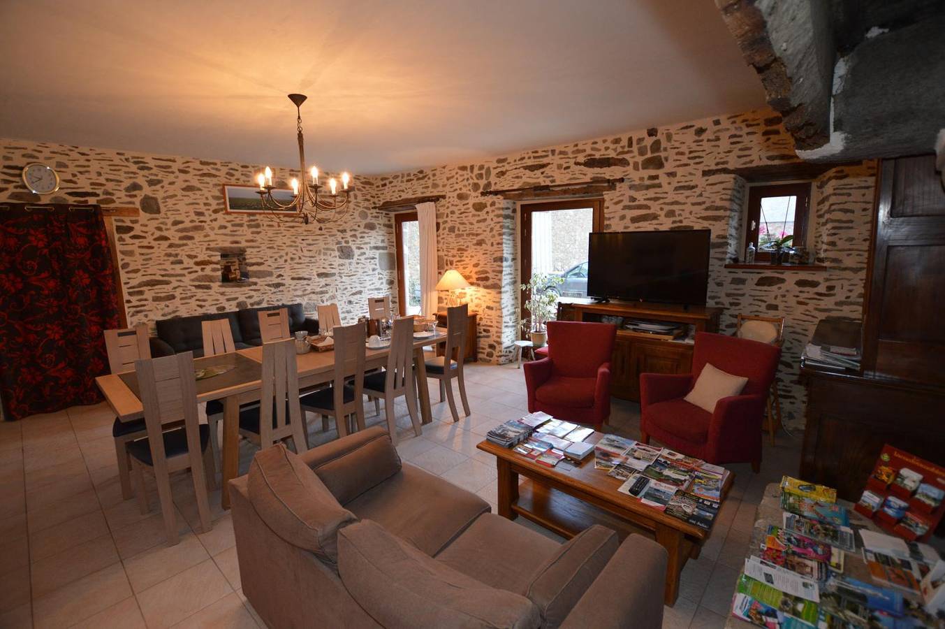 Chambre Violette in Saint-Méloir-des-Ondes, Baie du Mont-Saint-Michel