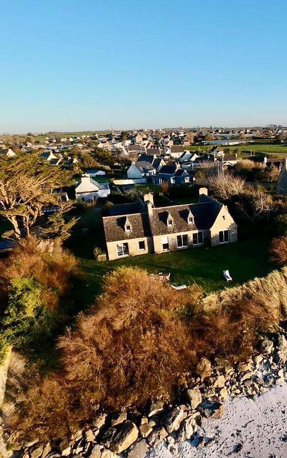 Location de vacances pour 9 personnes, avec jardin et vue, animaux acceptés dans Plage Du Billou Santec - 4