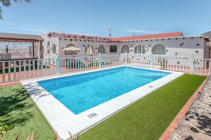 Villa "Abraham" con vistas a la montaña, Wi-Fi, piscina y terraza in Tefía, Puerto del Rosario