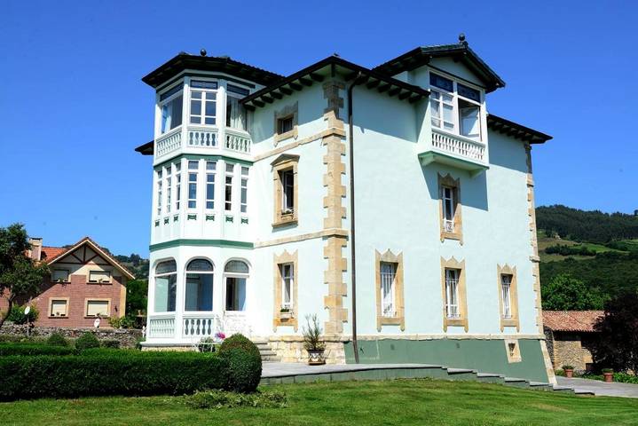Hotel para 2 personas, con piscina y terraza además de vistas y jardín en Cantabria - 2