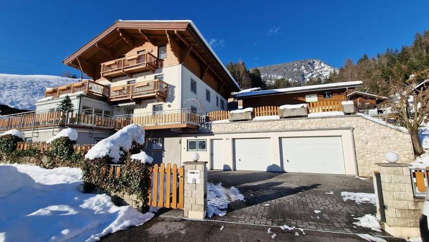 Ferienwohnung für 4 Personen, mit Garten und Ausblick in Unken