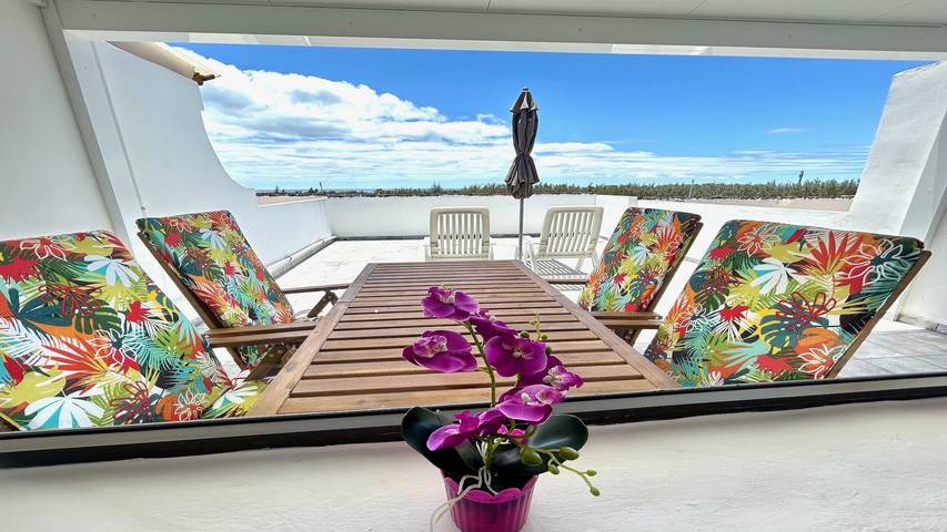 Vakantiewoning voor 2 personen, with uitzicht op zee and zwembad as well as balkon/terras in Costa Calma
