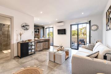 Gîte pour 2 personnes, avec terrasse à Albitreccia