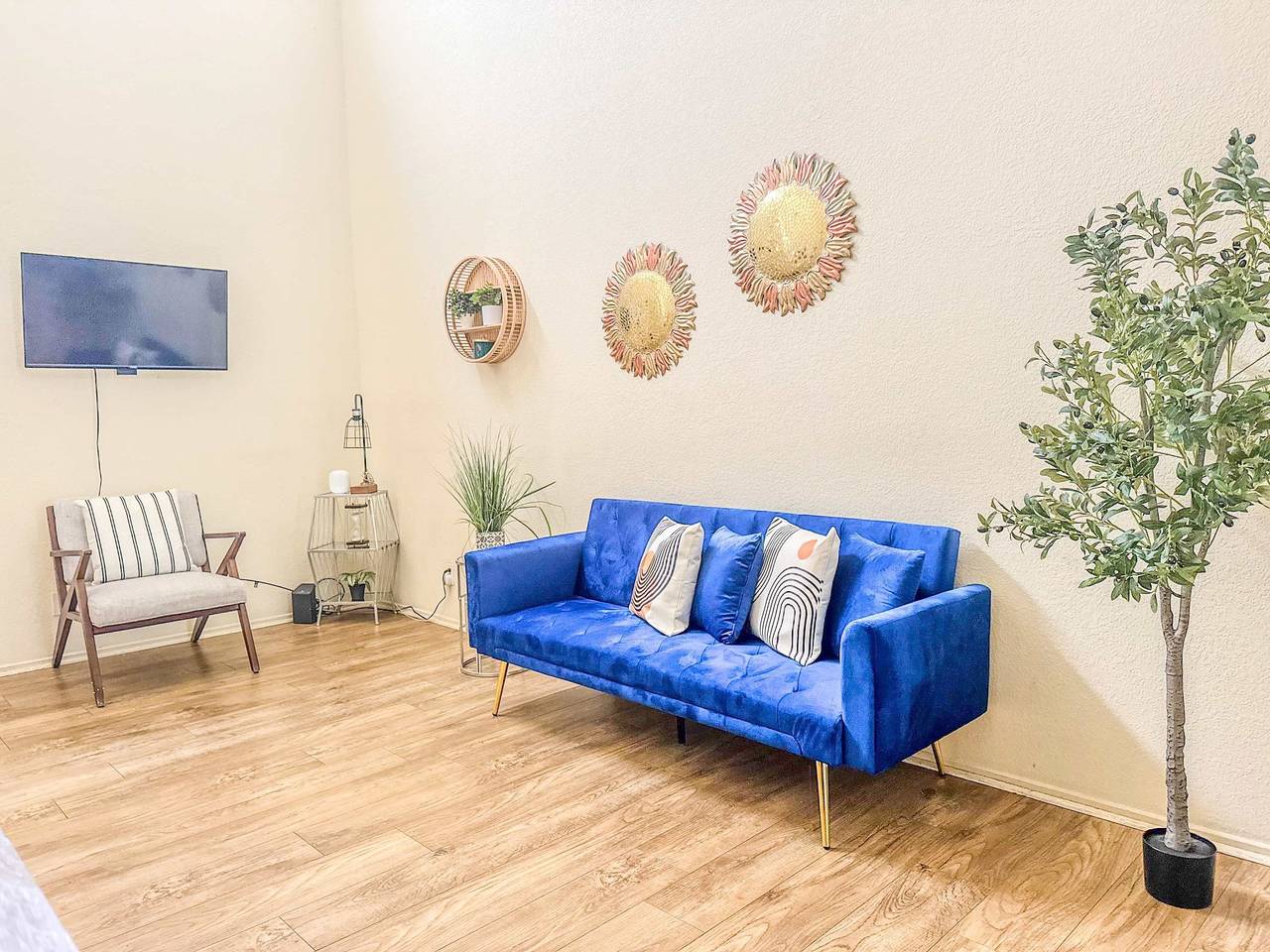 Entire apartment, Spacious 2 beds Loft by Downtown with Parking in San Diego, San Diego County