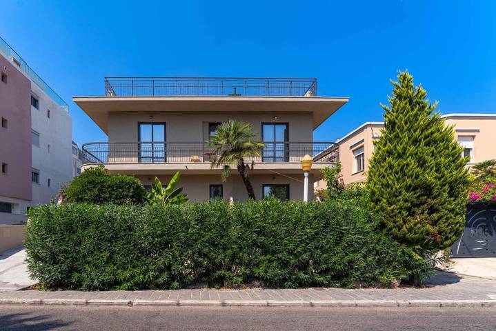 Appartement voor 4 personen, met zwembad en tuin in Rhodos Stad