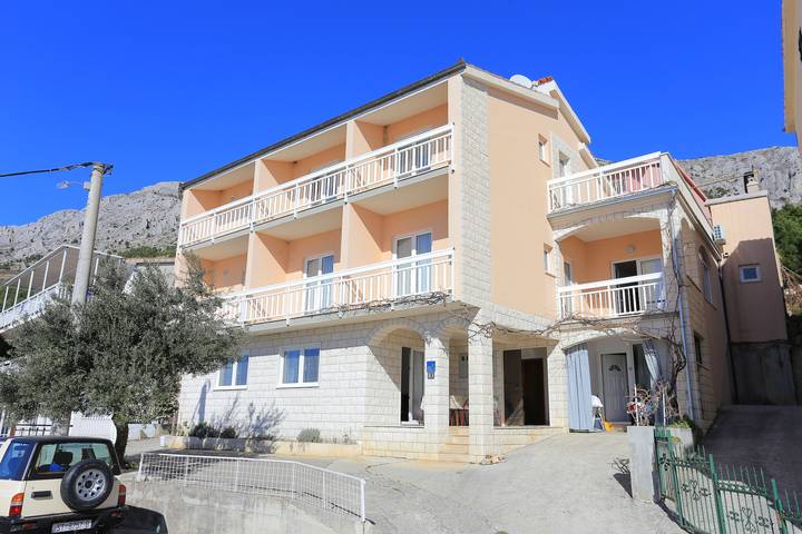 Ganze Wohnung, Studio Appartement mit Balkon und Meerblick Stanici, Omis As-2818-a in Stanici, Omis-Riviera