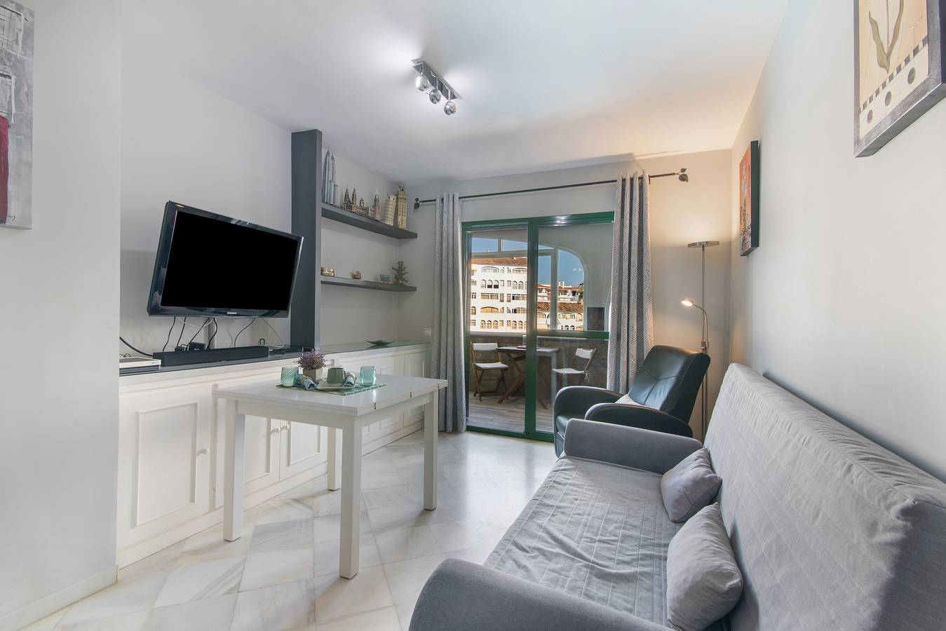 Ganze Wohnung, Ferienwohnung 'El Portil' mit Gemeinschaftspool, Wi-Fi und Klimaanlage in Punta Umbría, Costa de la Luz