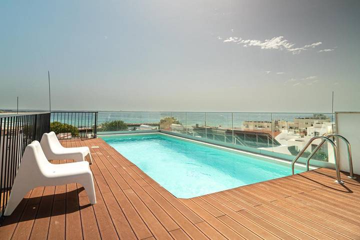 Ferielejlighed for 8 personer, med terrasse og pool samt jacuzzi - 1