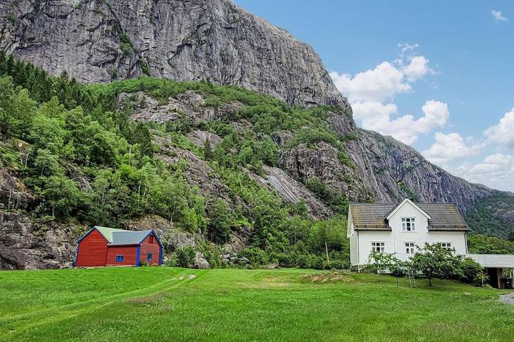 Ferienhaus für 7 Personen, mit Garten und Terrasse, mit Haustier in Etne