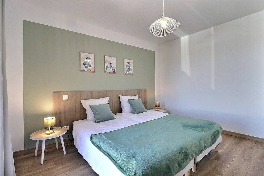 Gîte La Parenthèse with Balneo and Hammam, near Mont St Michel and Saint Malo in Dol-de-Bretagne, Saint-Malo region