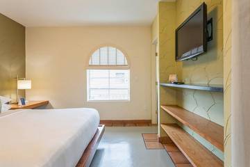 Vacation Home for 2 Guests in South Beach, Miami Beach, Picture 2