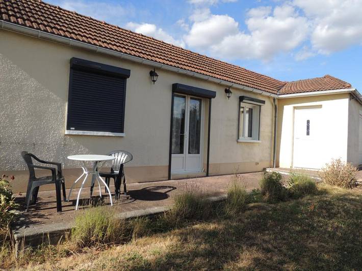 Location de vacances pour 2 personnes, avec Terrasse et Jardin à Saint-Sulpice-les-Feuilles
