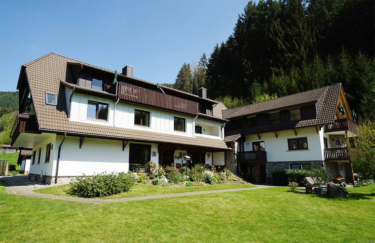 Ferienwohnung für 2 Personen, mit Balkon/Terrasse und Terrasse sowie Garten in Simonswald