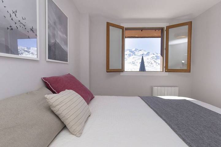 Location de vacances pour 5 personnes, avec balcon et piscine à Formigal (Ski)