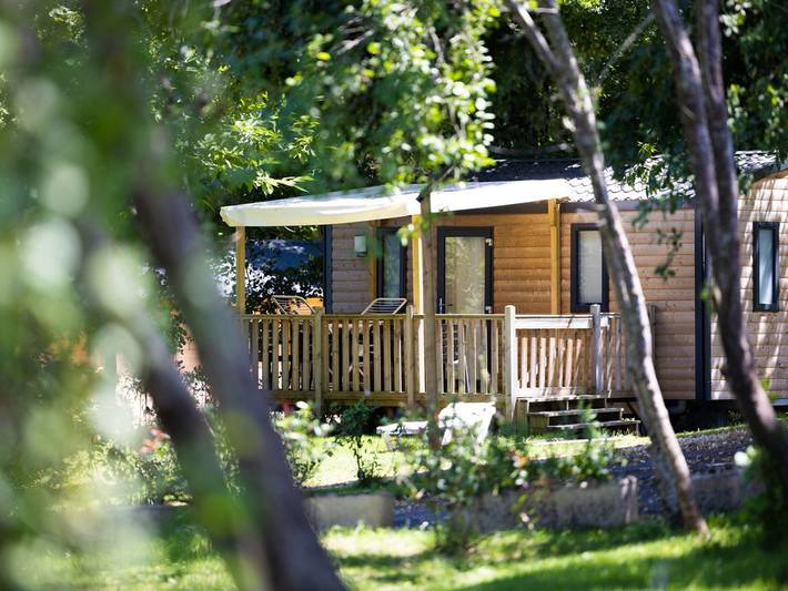 Mobil home pour 4 personnes, avec piscine et terrasse, animaux acceptés