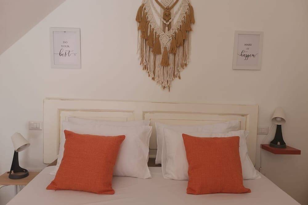 Entire apartment, [Casa Camelia] Elegant Palace with Terrace in Conversano, Bari Province