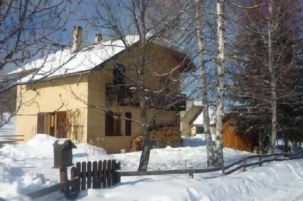 Chalet Le Lacas vue exceptionnelle sur Montagne- Les Orres ( Hameau du Mélezet) in Les Orres, Parc national des Écrins