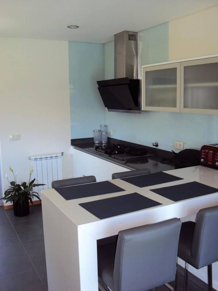 Location de vacances pour 14 personnes, avec vue ainsi que piscine et jardin dans Vila Verde - 4