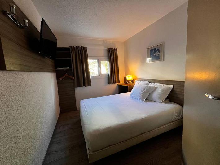 Hôtel pour 2 personnes, avec terrasse à La Penne-sur-Huveaune - 2