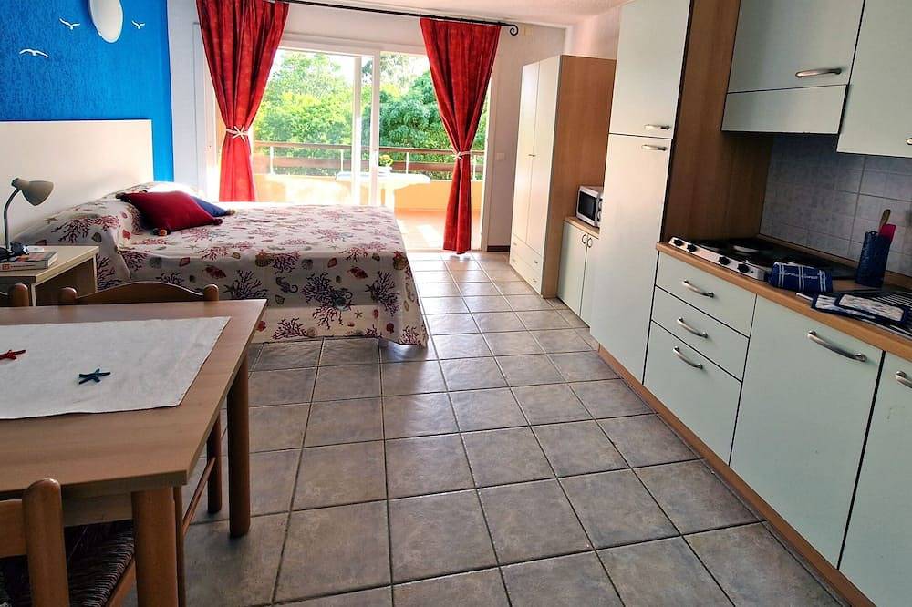 Ganze Wohnung, Residence Marina Corsa - Einzimmerwohnung für 2 Personen, direkt am Meer in Marina d'Oru, Ghisonaccia