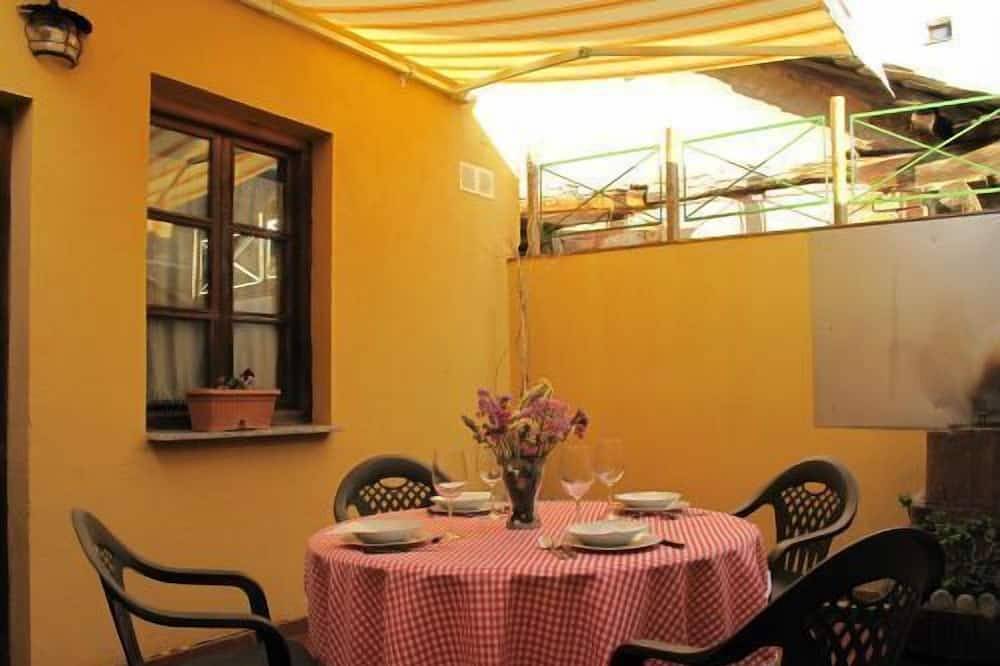 Gîte La Torre de Babel pour 6 personnes in Molinaseca, El Bierzo