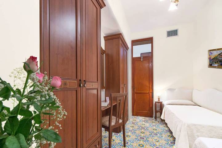 Ganze Wohnung, Villa Costanzo Strand 10 Meter kostenloses Wi-Fi in Positano, Sorrento Coast