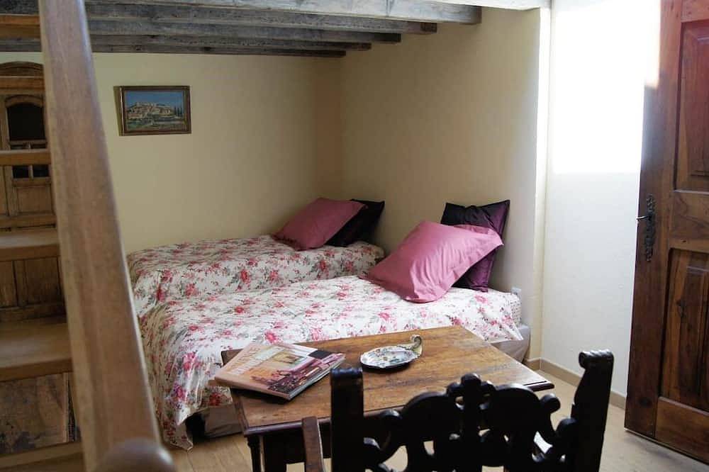 Suite Côté Jardin-Suite-Family-Ensuite with Bath-Garden view in Villeneuve-lès-Avignon, Nimes region