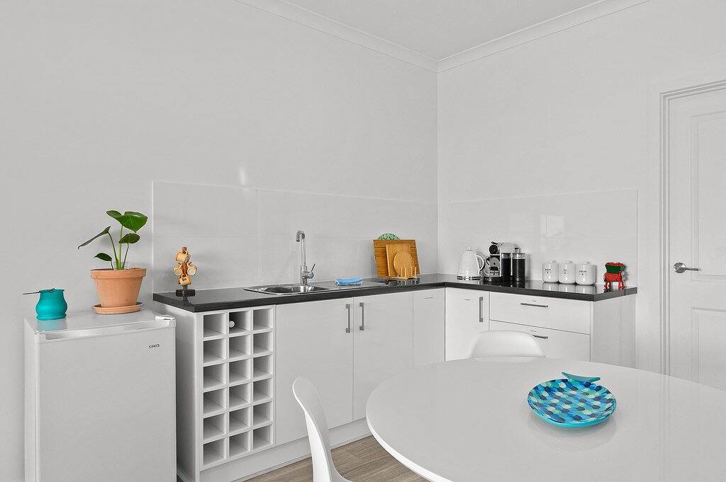 Zion by the Sea ~ Aldinga Beach - Bright and Colourful Beach Abode in Aldinga Beach, City of Onkaparinga