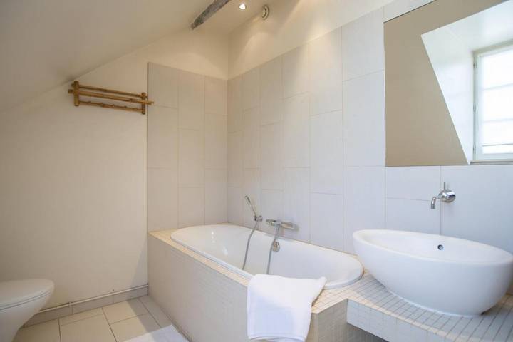 Location de vacances pour 10 personnes, avec piscine et vue ainsi que sauna et jardin, animaux acceptés à Meursault - 2