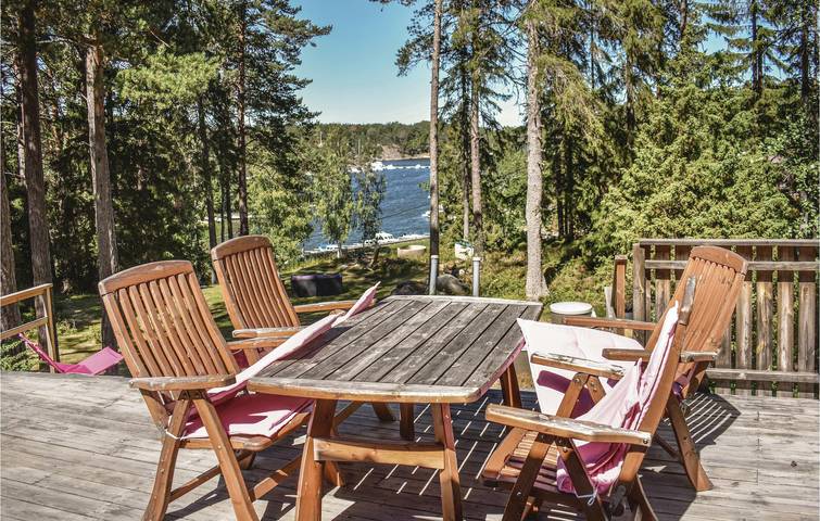 Maison de vacances pour 4 personnes avec jardin in Vindö
