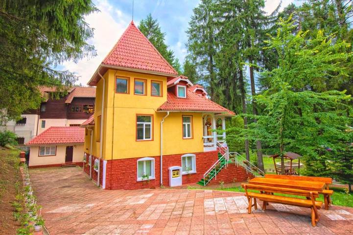 Gîte pour 2 personnes, avec vue et jardin à Sinaia - 2