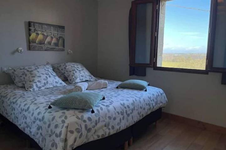 Location de vacances pour 2 personnes, avec piscine ainsi que terrasse et jardin à Sergeac - 3