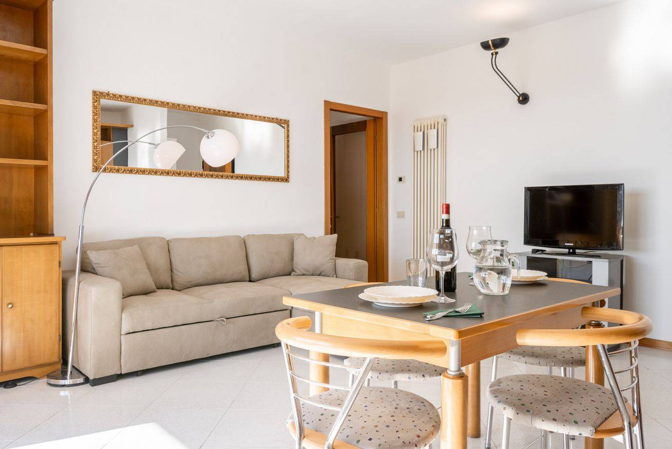 Apartamento entero, Bright apartment with terrace x6 in Ponte San Giovanni, Perugia